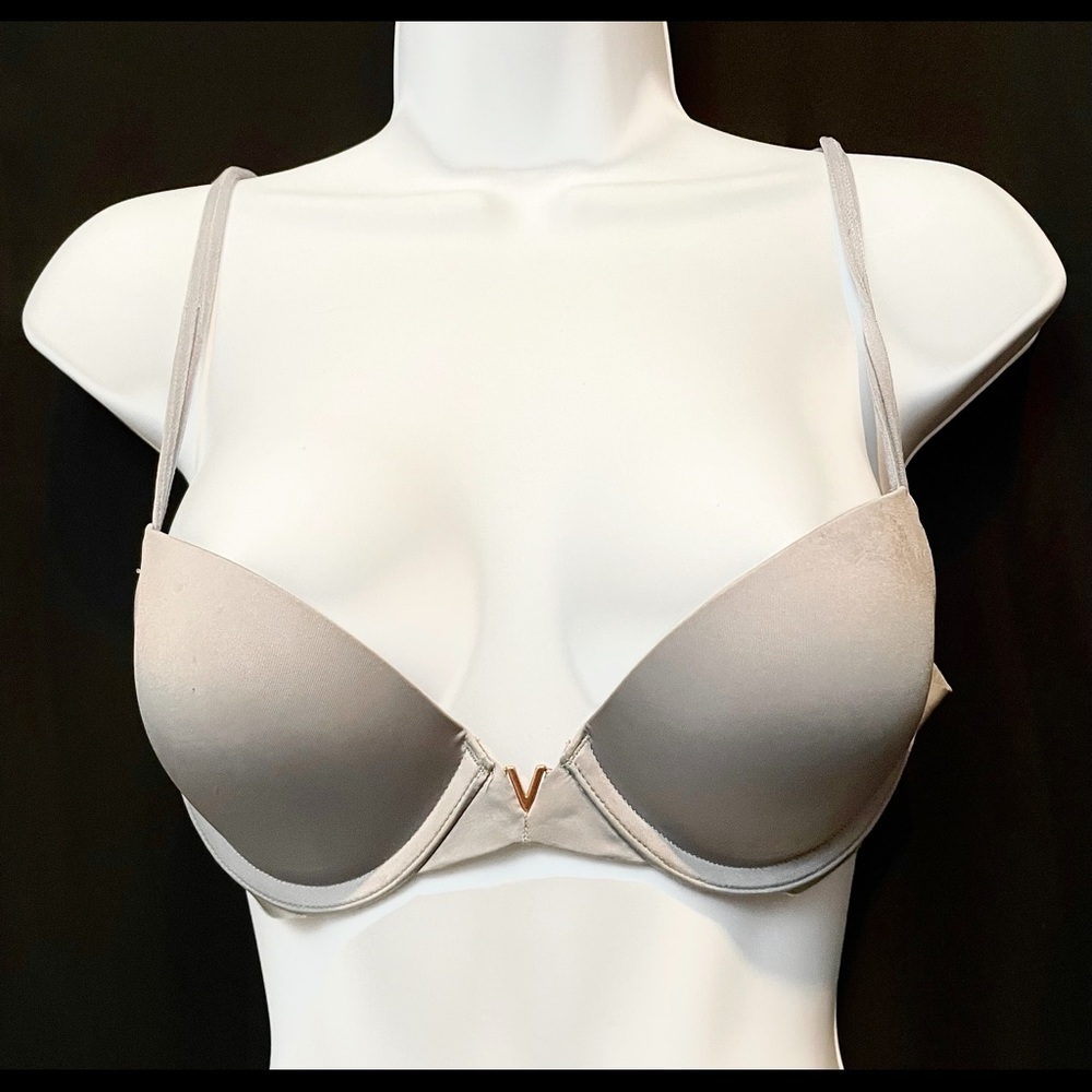 Victoria’s Secret Original Push Up Bra (32B)